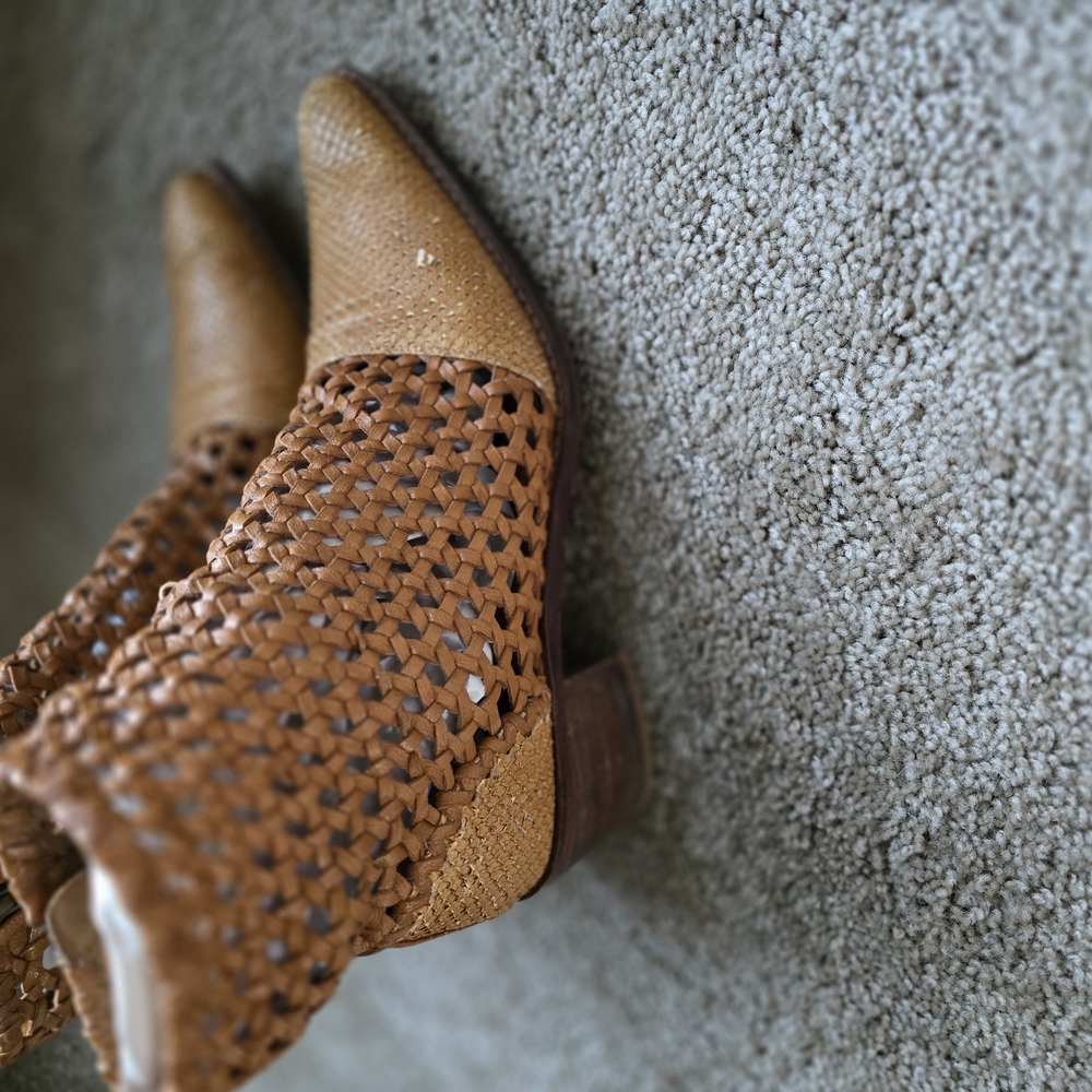 🚨 SOLD🚨 Free People Tan Ankle Booties with Perforated Design - Picture 7 of 14